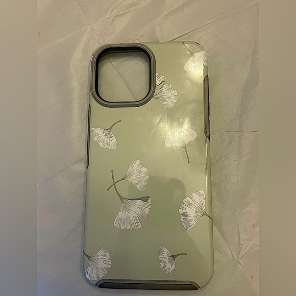 Sage green otter box phone case - Picture 1 of 3